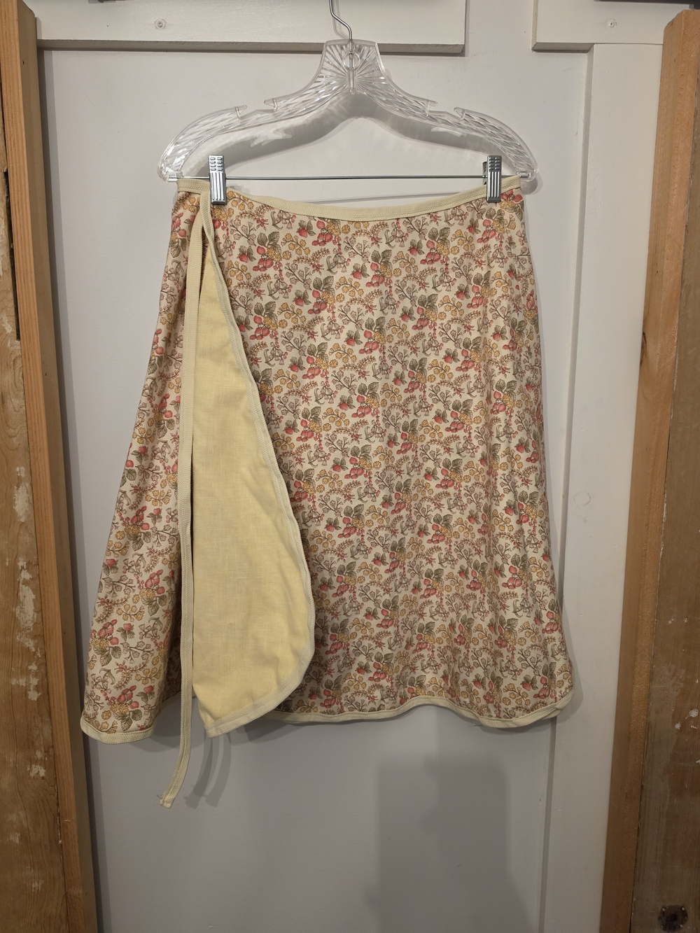 Vintage Medium Floral Cream A-Line Reversible Wrap Skirt